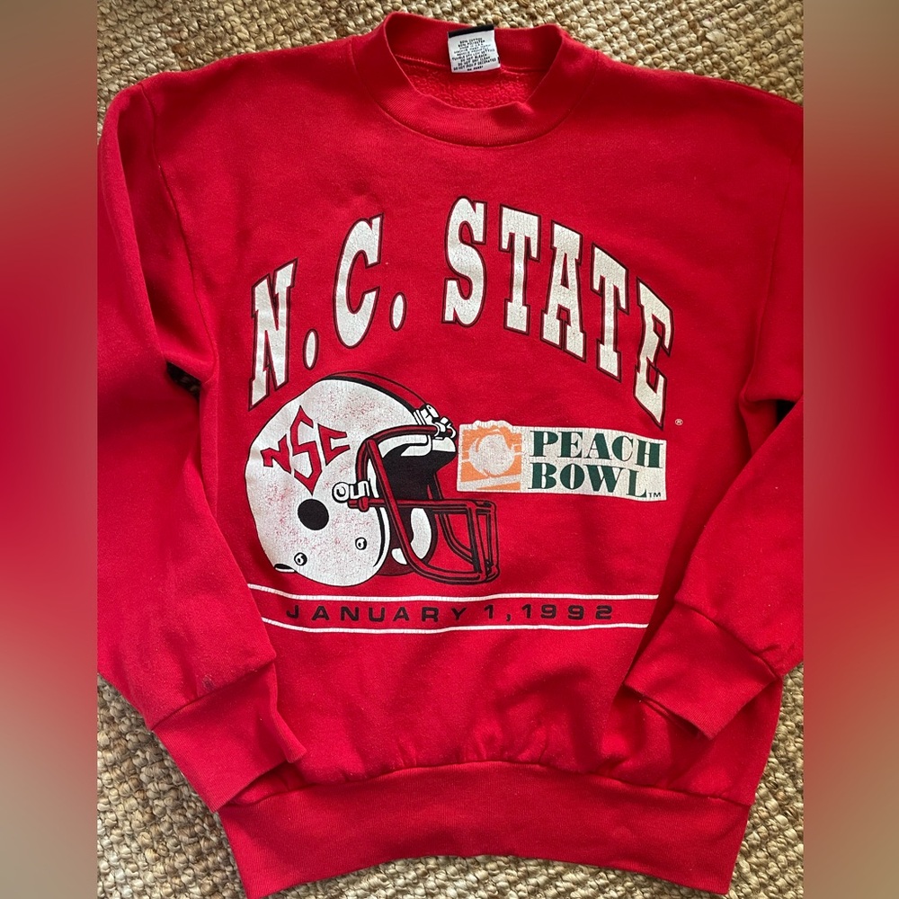 Vintage NC State Sweatshirt - 1992 Peachbowl